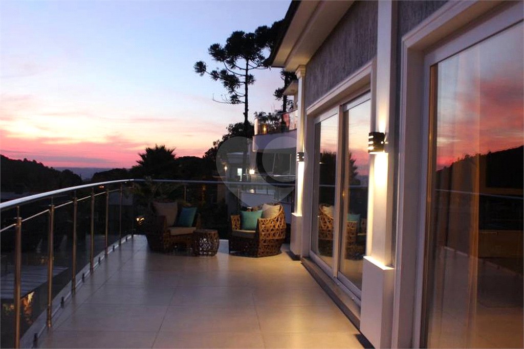 Casa em condomínio de luxo com lindo por do SOL