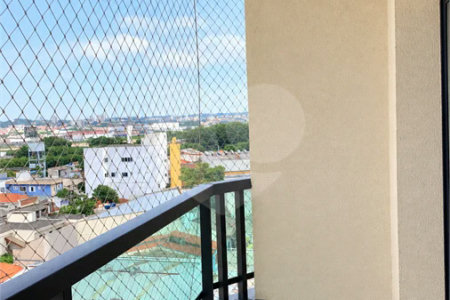 Cobertura de 255 m² com 3 dormitórios, 1 suíte, cozinha planejada, 2 vagas e área gourmet com churrasqueira.