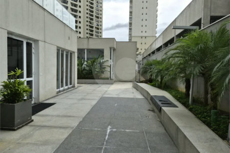 Oportunidade na Vila Leopoldina!! Apartamento com dois dormitórios, sendo uma suíte, dois banheiros, e com duas vagas.