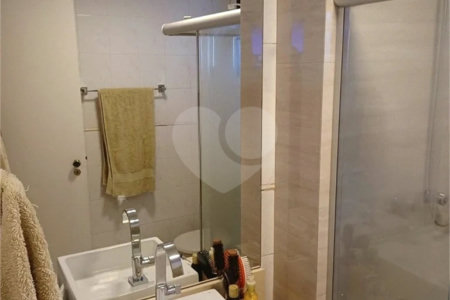 Apartamento a venda na Saúde de 80 metros com 3 dormitórios 1 suíte, 2 vagas e Depósito.