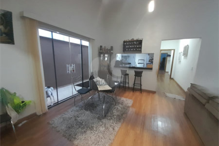 Casa Térrea à Venda no Condomínio Quebec – São Carlos/SP