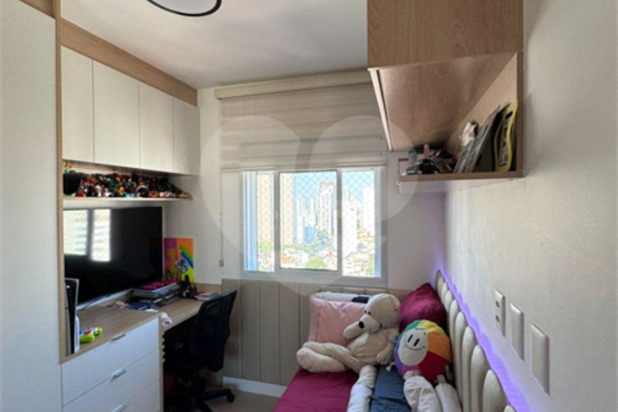 Apartamento á venda de 81m2 no Ipiranga com 2 dorms, 2 suítes, 3 banheiros, 2 vagas. Estuda permuta.