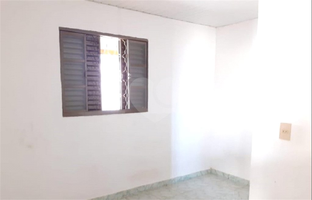 Casa Térrea com 2 dormitórios.