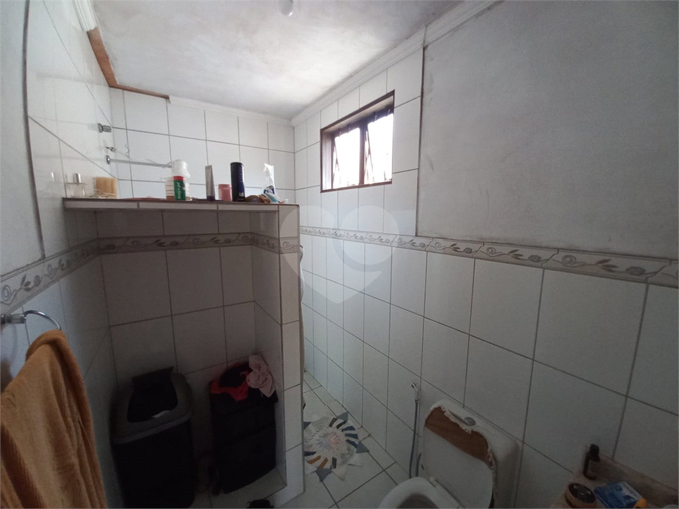 Casa térrea com 2 dormitórios.