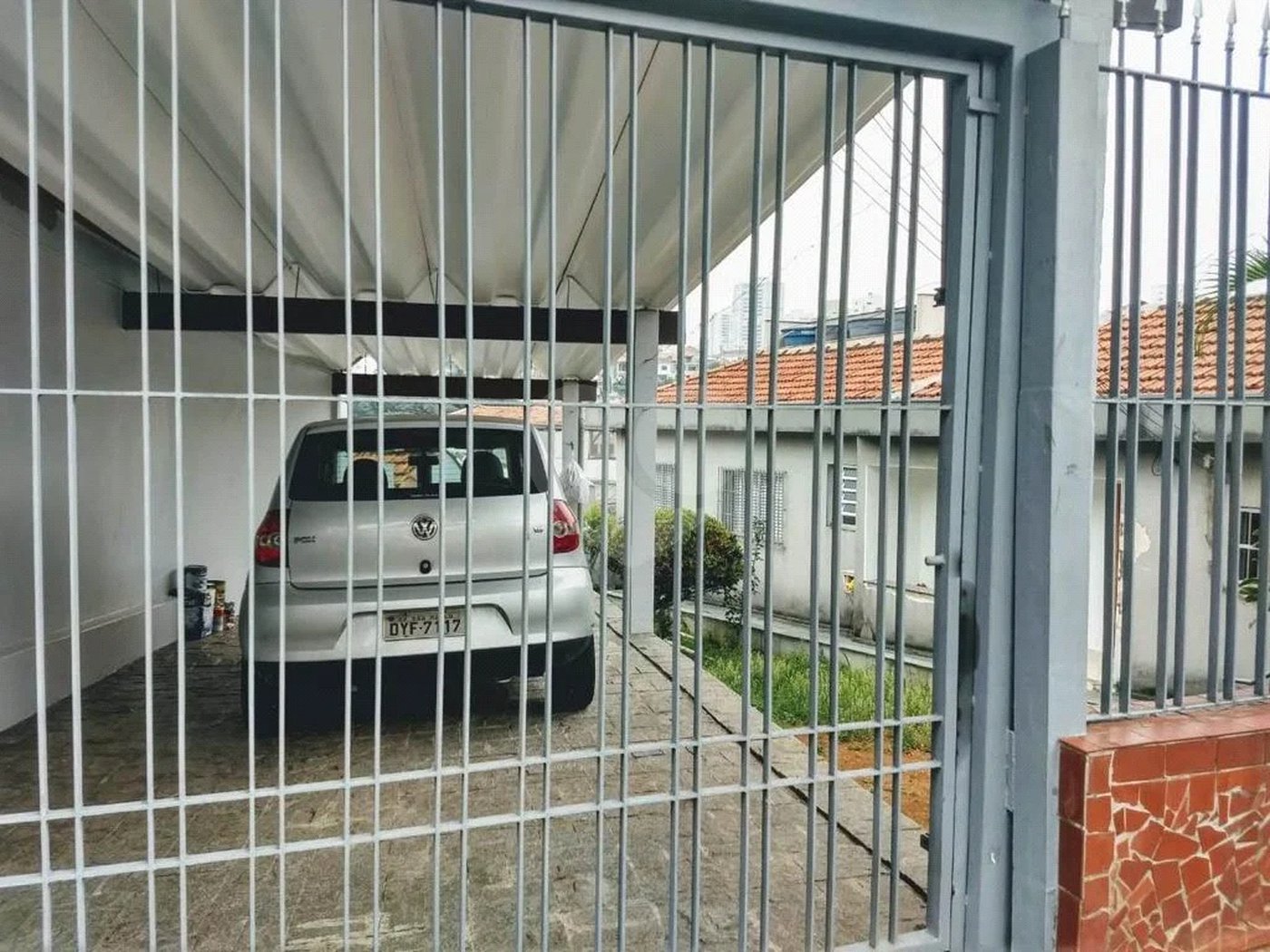 CASA TÉRREA À VENDA NA MOOCA - COM PORTEIRA FECHADA.