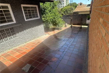 Casa à venda com 4 quartos, sendo 1 suíte,  no Centro, Vinhedo, SP