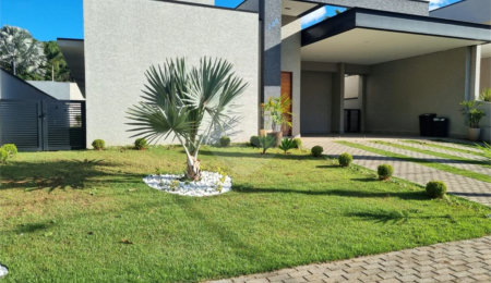 Casa à venda com 4 suítes no condomínio Figueira Garden, Atibaia - SP