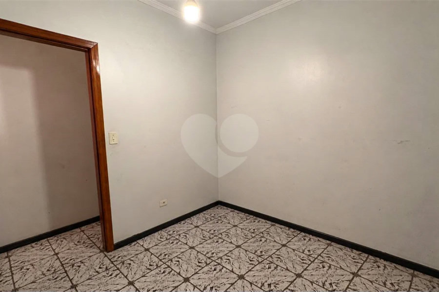 : Sobrado Amplo com Salão Comercial na Brasilândia – Pronto para o seu Negócio!