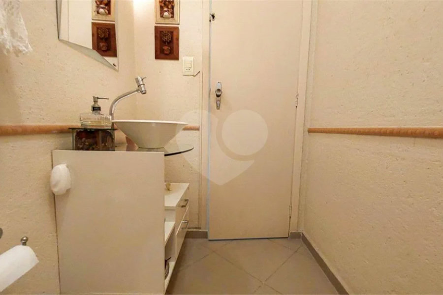 Casa à venda com 3 quartos, sendo 1 suíte,  em Vila Paulista, São Paulo, SP