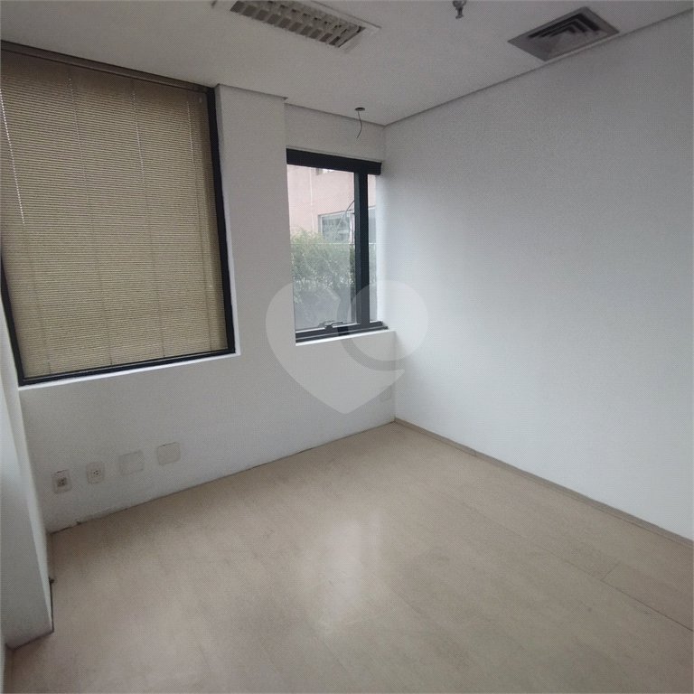 Sala comercial para locação no Jardim Paulista, 90 m², 2 garagens