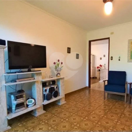 Sobrado à venda 241m² na Vila Mariana 04 dormitórios, 01 suíte e 03 vagas.