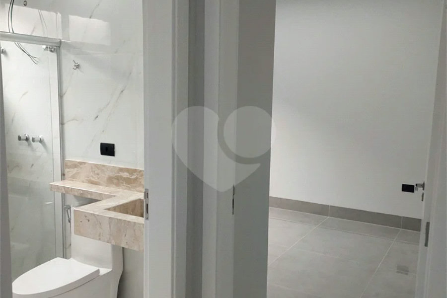 Casa térrea em condomínio fechado com 3 dormitórios sendo 1 suíte em Piracicaba-SP.