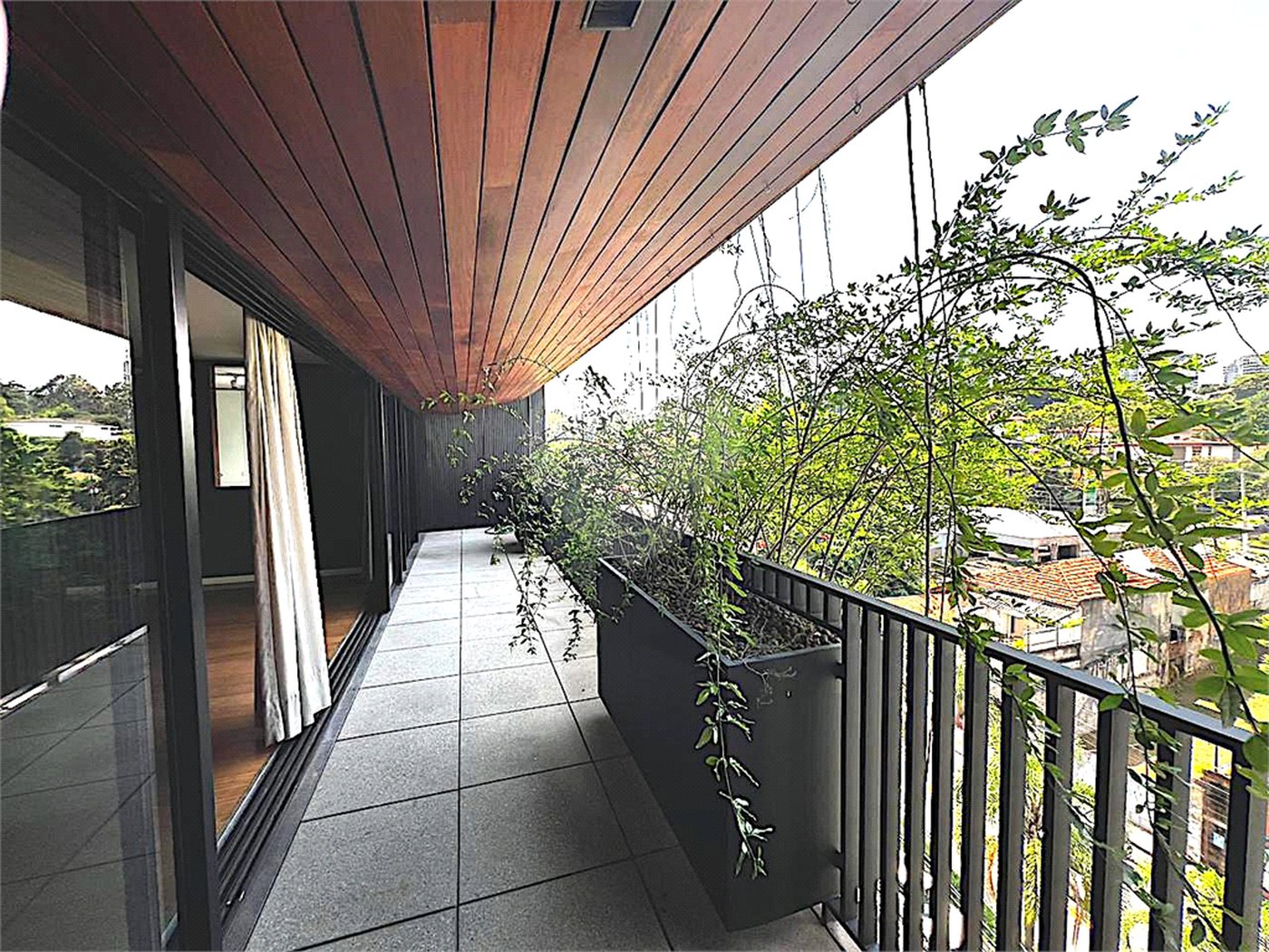 Imóvel 168m² Idea Zarvos com 3 suites, varanda na frente e na suíte, piscina, academia e 3 vagas Vila Madalena.