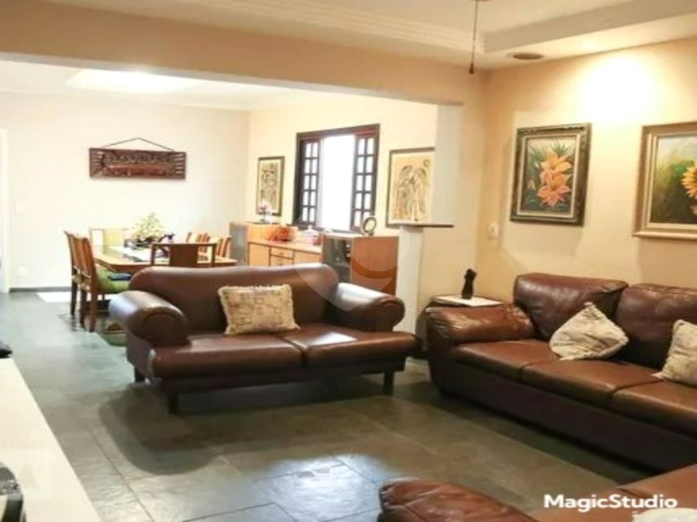 Casa com 120m² , 4 dormitórios , sendo 1 suíte , 3 vagas de garagem , à venda no Jabaquara.