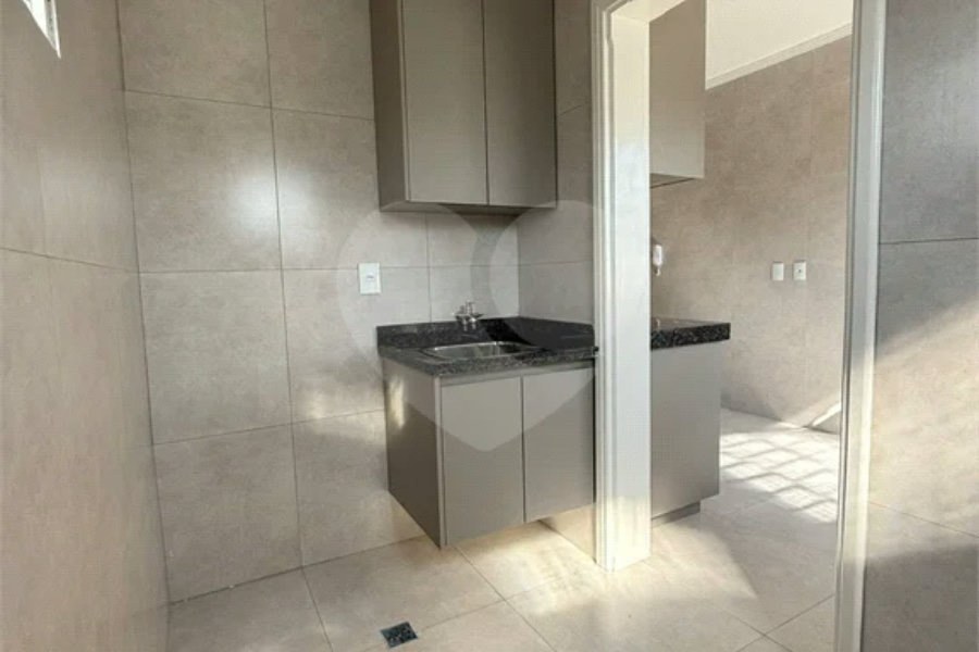 Vendo Apartamento Novo – 80m² de Conforto e Praticidade!