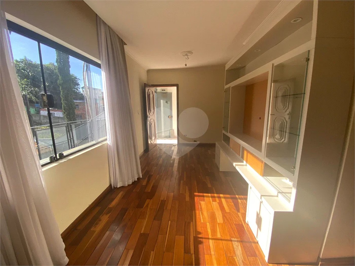 Sobrado com 3 quartos 1 suíte e 6 vagas de garagem no Jardim Guapira