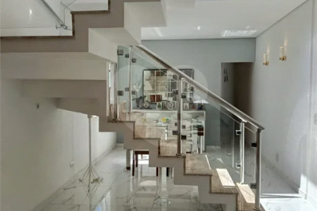 Sobrado novo, com 250m², 3 quartos, sendo 1 suíte, 2 garagens, à venda na Vila Prudente