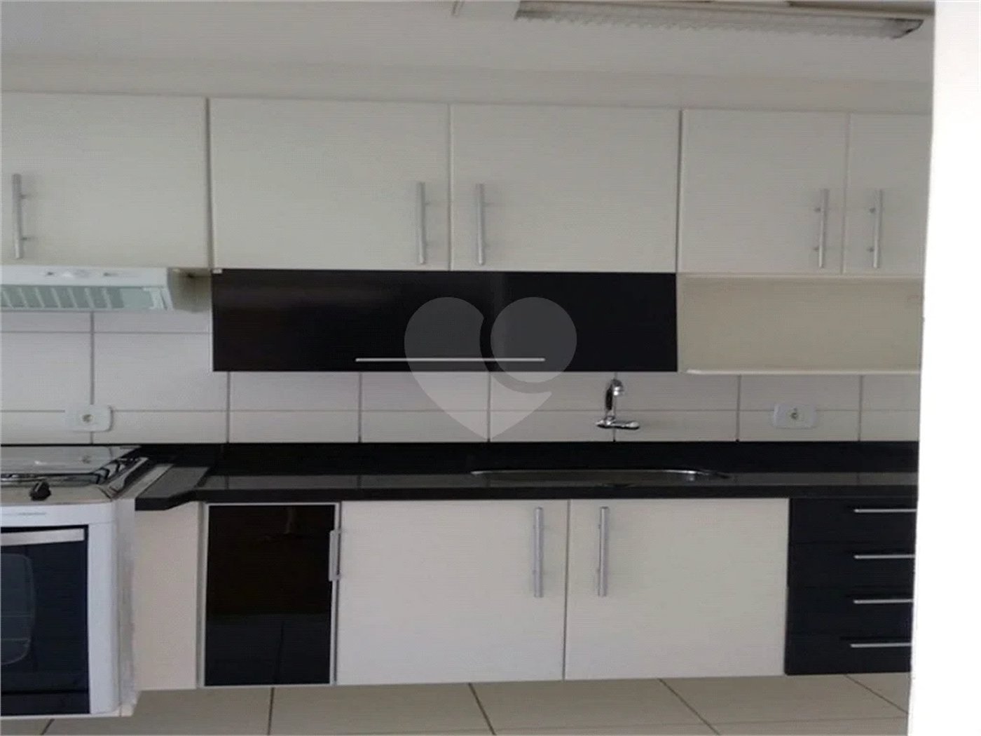 Apartamento à venda, com 1 quarto, armários, varanda, 1 vaga no Jaraguá em São Paulo