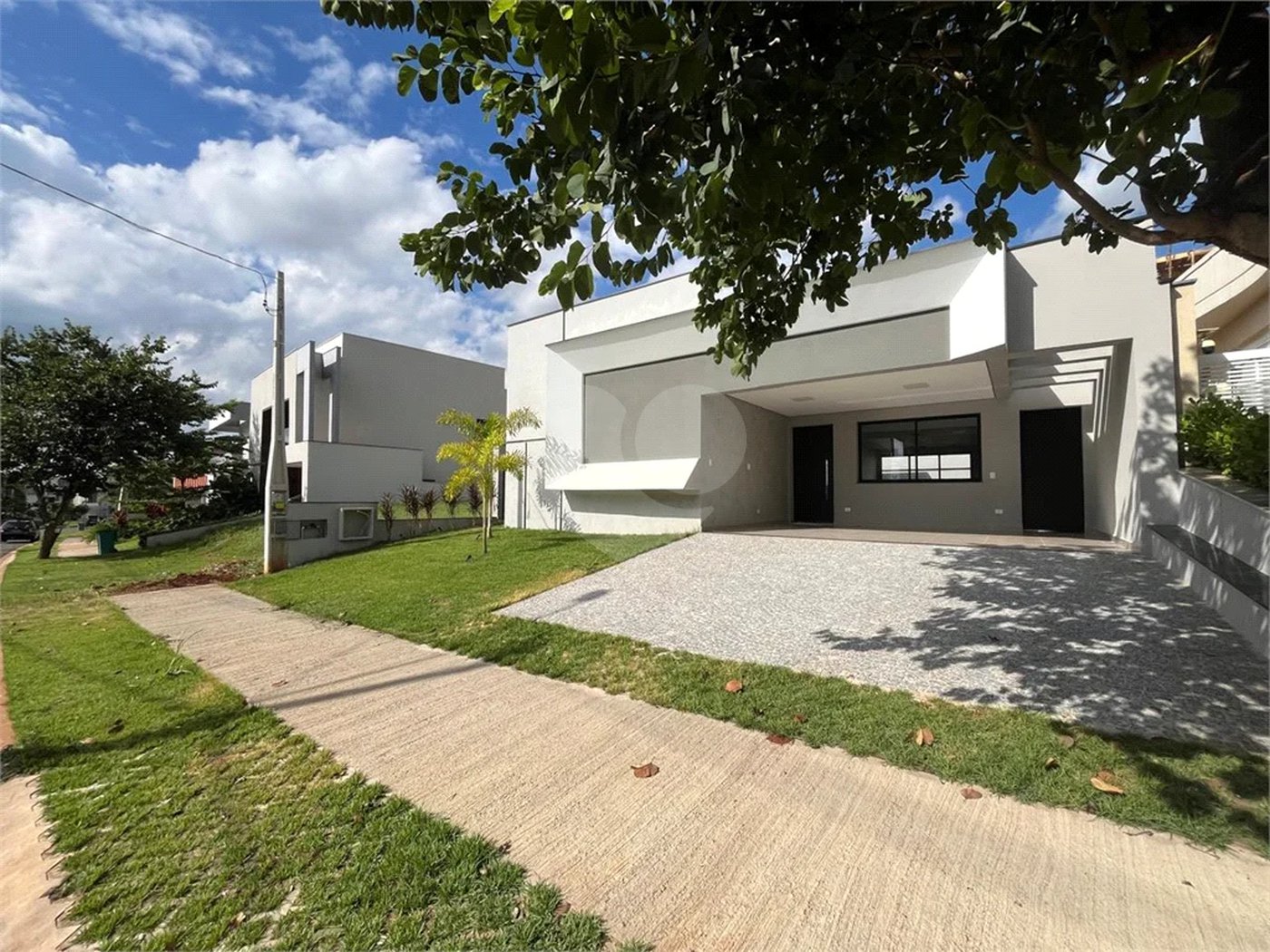Excelente Casa Plana no Condomínio Bela Vista