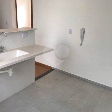 Apartamento no condomínio Monte Berlim