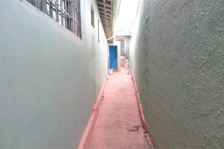 Casa térrea para venda.