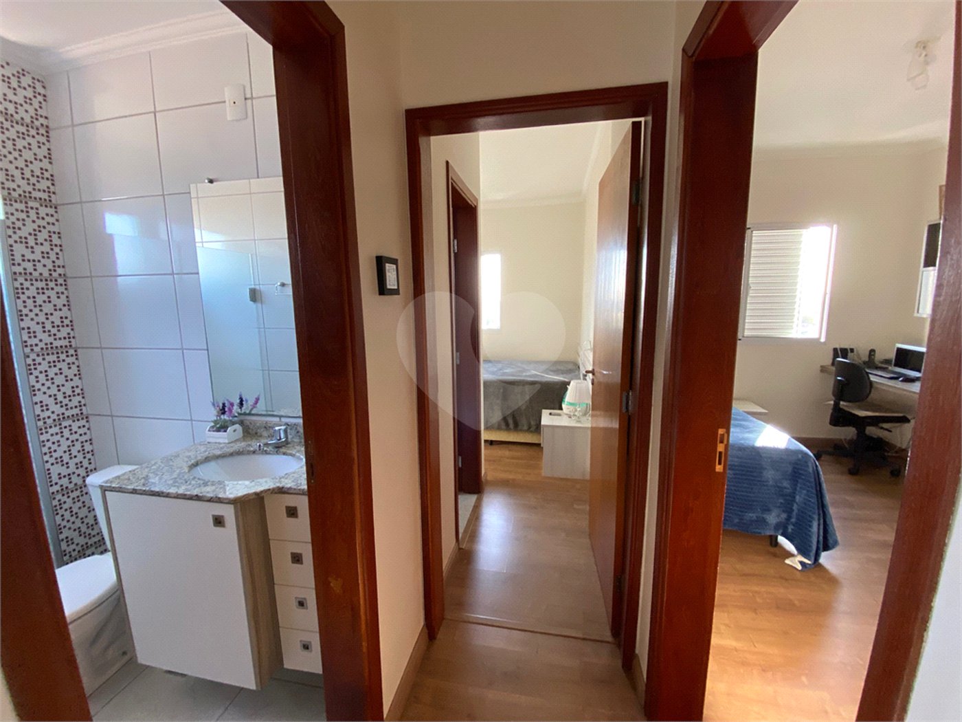 Apartamento de 2 dormitórios (1 suíte) próximo a Rodoviária