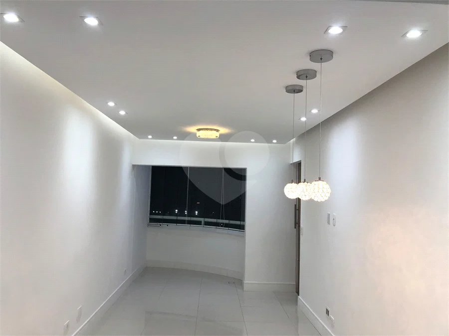 Lindo Apartamento com Varanda integrada