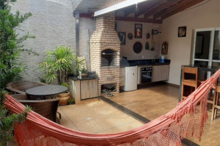 Casa térrea no Jardim Ricetti .