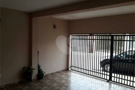 Casa térrea para venda, com 2 dormitórios, sendo 1 suíte.