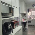 Apartamento de 03 dormitórios totalmente reformado com 02 vagas de Garagem escrituradas e livres.
