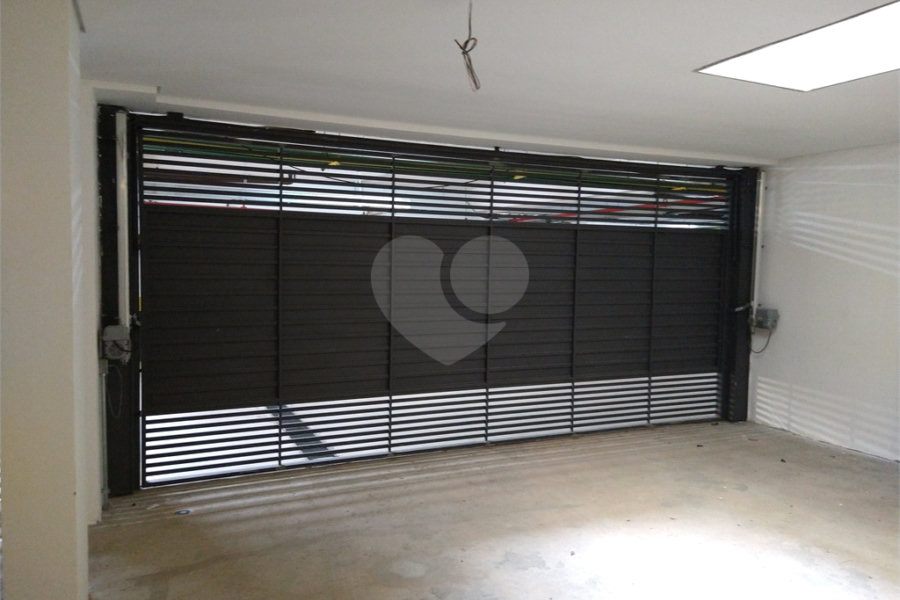 Condomínio de casas de alto padrão em estilo Neoclássico Francês