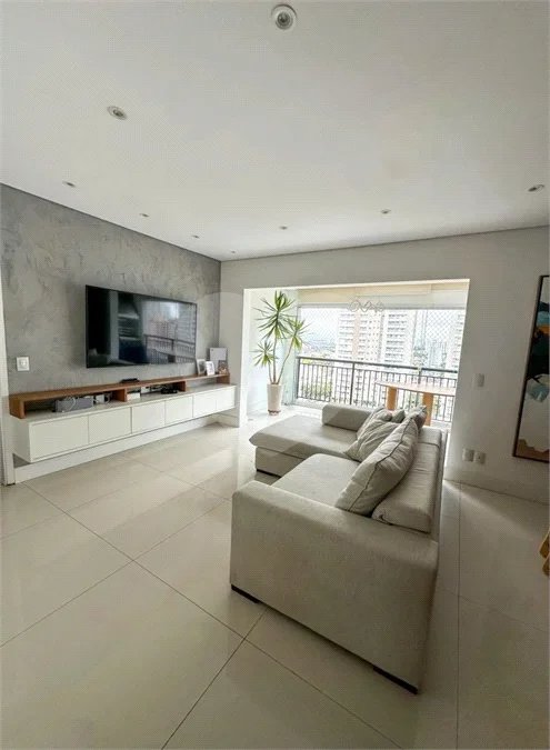 Apartamento de 106 m² no Auge Home Resort, porteira fechada, com 3 dormitórios, 1 suíte, varanda gourmet, 2 vagas, depósito e lazer completo.