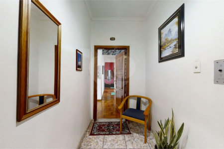 Apartemento com dois dormitórios na Bela Vista.