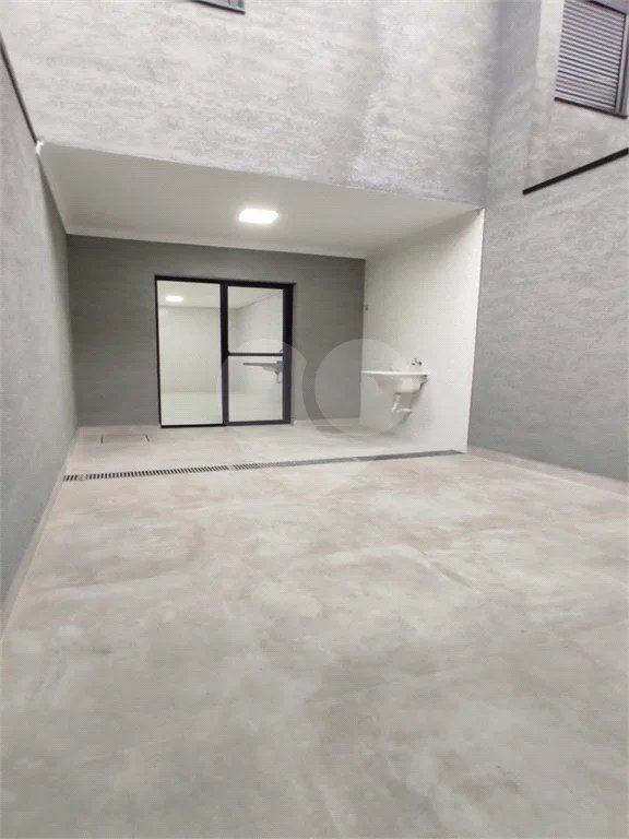 Sobrado à venda na Vila Carrão, 3 quartos (1 suíte)
