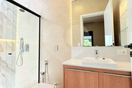 Casa térrea com 3 suítes no Condomínio Residencial Viena em Indaiatuba-SP - Acabamento de alto padrão - R$ 1.690.000,00 - AT 250 m² - AC 158 m² - 3 suítes,, sendo 1 suíte master com closet - Sala para dois ambientes (estar e jantar) - Cozinha planejada com ilha cooktop, forno elétrico e micro-ondas,