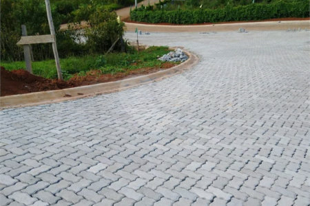Terreno em Joanópolis com 1.000 metros, condomínio fechado com portaria e segurança, pronto para construir