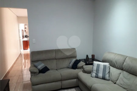 Sobrado á venda 222m² 3 quartos na região do metrô Guilhermina Esperança, Penha