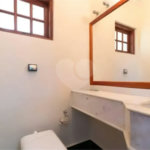 Casa com 3 dormitórios sendo 3 suítes com 03 vagas de garagem.