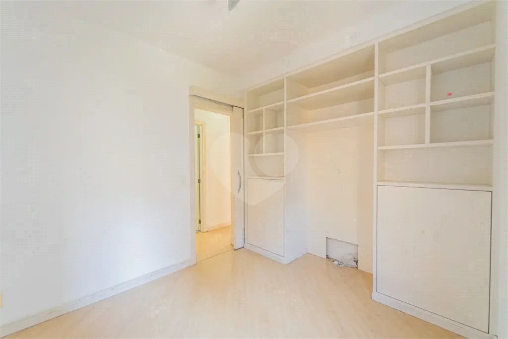 Apartamento à venda em Moema