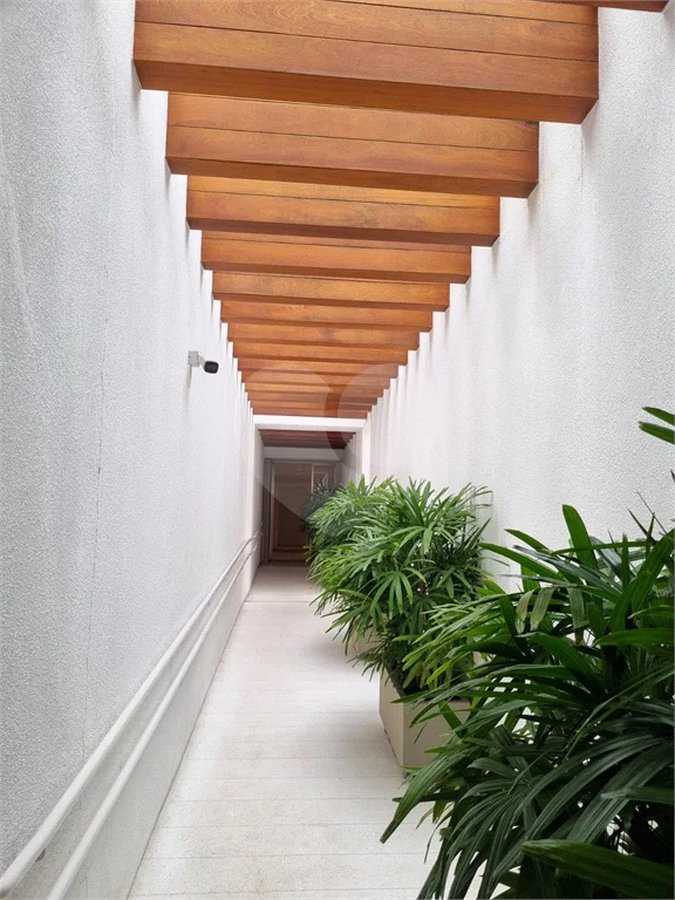 Casa em condomínio fechado no Jardim Europa ao lado do Iguatemi | 3 suítes | 4 vagas
