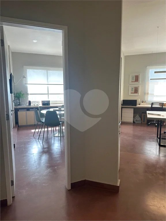 Sala comercial para venda ou locação na Avenida Paulista. 68m2