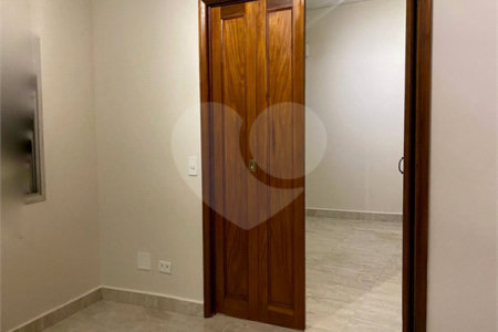 Apartamento 1 Dormitório à Venda na Rua Frei Caneca