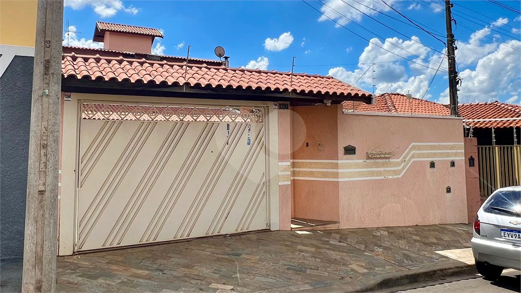 Sobrado à venda com 4 quartos, em Residencial Itamarati