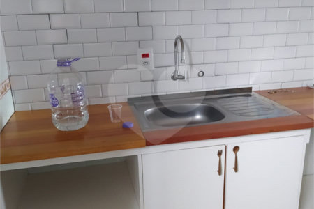 Casa térrea para venda ou locação no bairro Vila Costa do Sol.