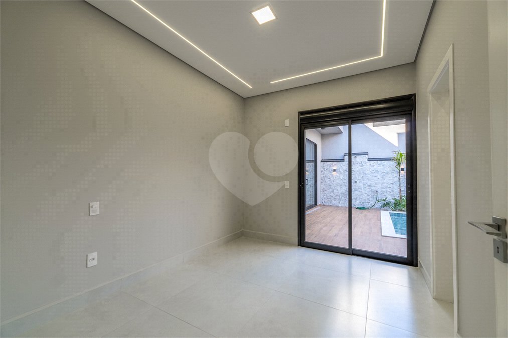Indaiatuba - SP - Condominio Dona Lucilla - Valor R$2.295.000,00 - 3 suítes + escritório + lavabo - Terreno: 300m2 - Construção: 188m2 - Diferenciais - Móveis planejados no escritório, sala de TV, lavabo, cozinha, área gourmet, lavanderia, banheiros e closet - Ar condicionado em todos os ambie