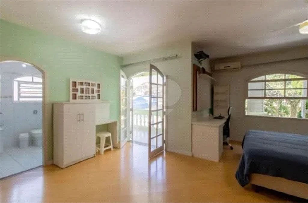 Sobrado à venda no Jardim Bom Clima, com 300 m² com 3 dormitórios piscina e churrasqueira