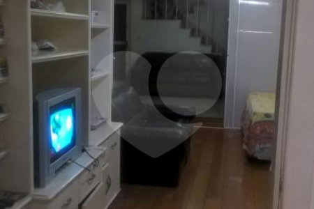 SOBRADO COM 04 DORMITÓRIOS, 02 VAGAS NO CAMPO BELO