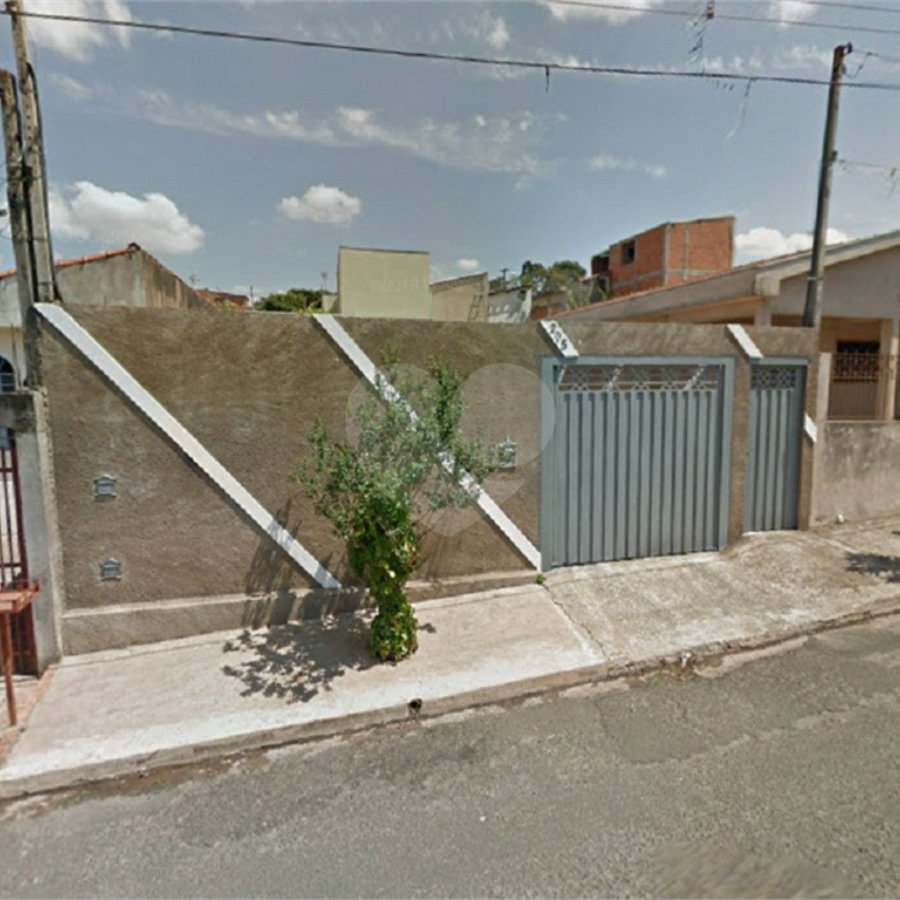 Casa térrea no Cidade Aracy .