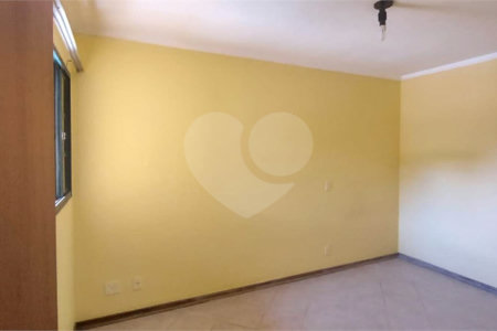 Apartamento no Condomínio Joan Miro .