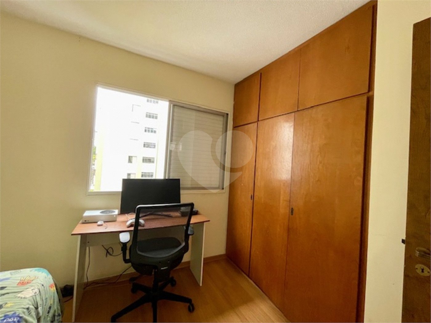 Apartamento com 3 dormitórios e 1 vaga fixa, em região tranquila perto da Av. Washingtonís e de diversos serviços. Ideal para quem quer morar bem e com comodidade.